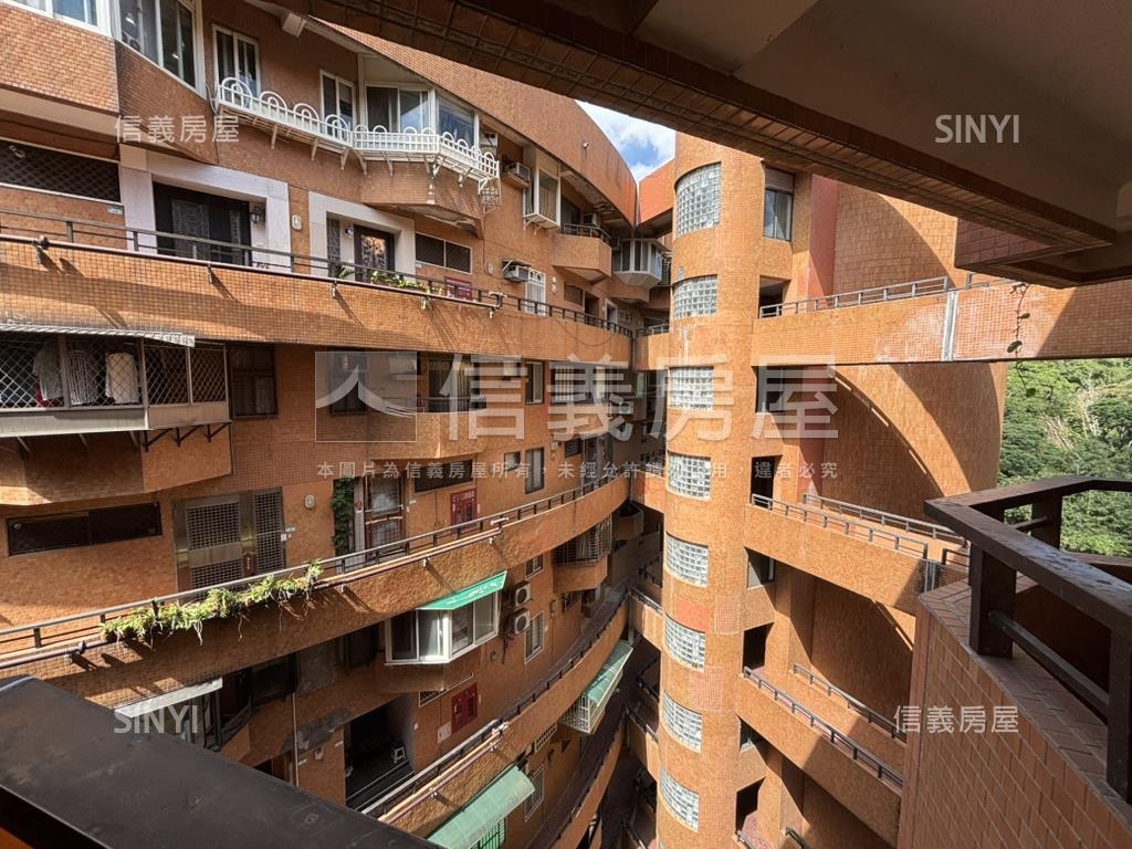 近碧湖美麗樹海電梯三房房屋室內格局與周邊環境