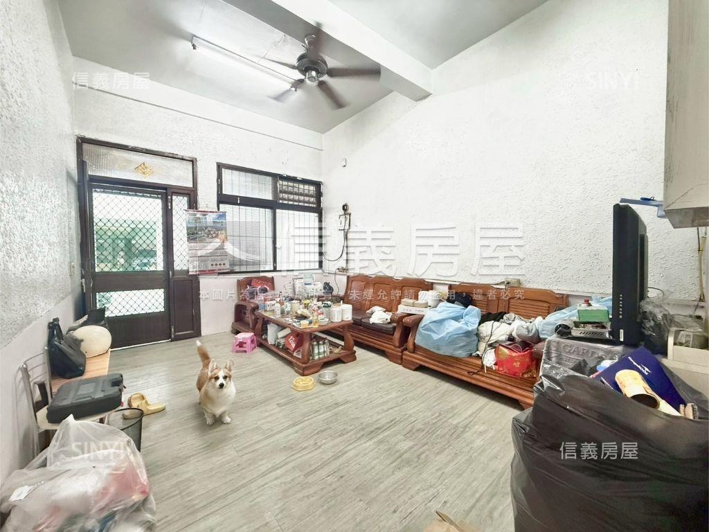 河堤。正街。騎樓透天房屋室內格局與周邊環境