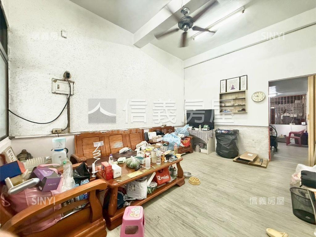 河堤。正街。騎樓透天房屋室內格局與周邊環境