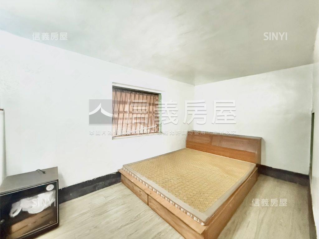 河堤。正街。騎樓透天房屋室內格局與周邊環境