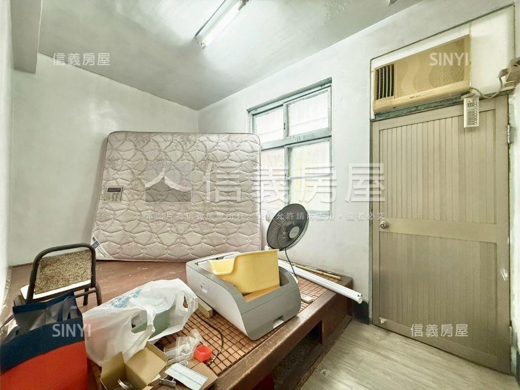 河堤。正街。騎樓透天房屋室內格局與周邊環境