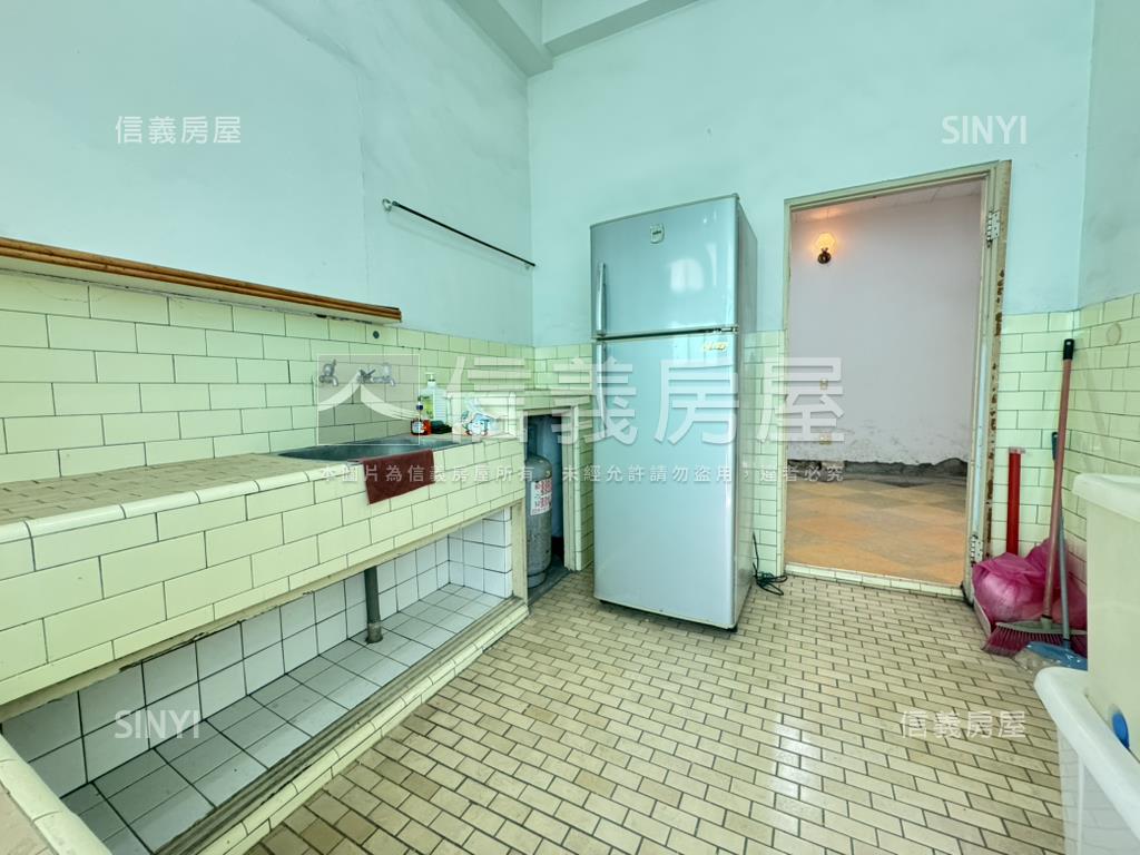 雄女漢神便宜大公寓房屋室內格局與周邊環境