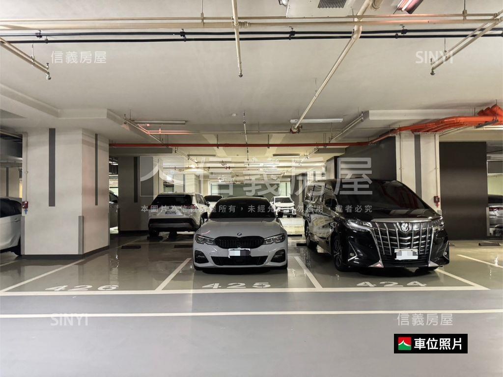 七期新市政特區整層商辦房屋室內格局與周邊環境