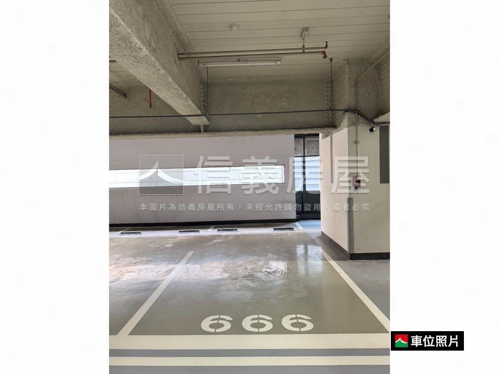 七期新市政特區整層商辦房屋室內格局與周邊環境