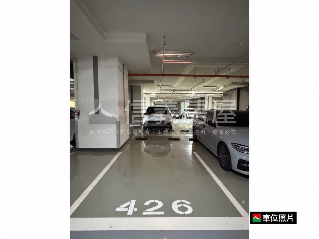 七期新市政特區整層商辦房屋室內格局與周邊環境