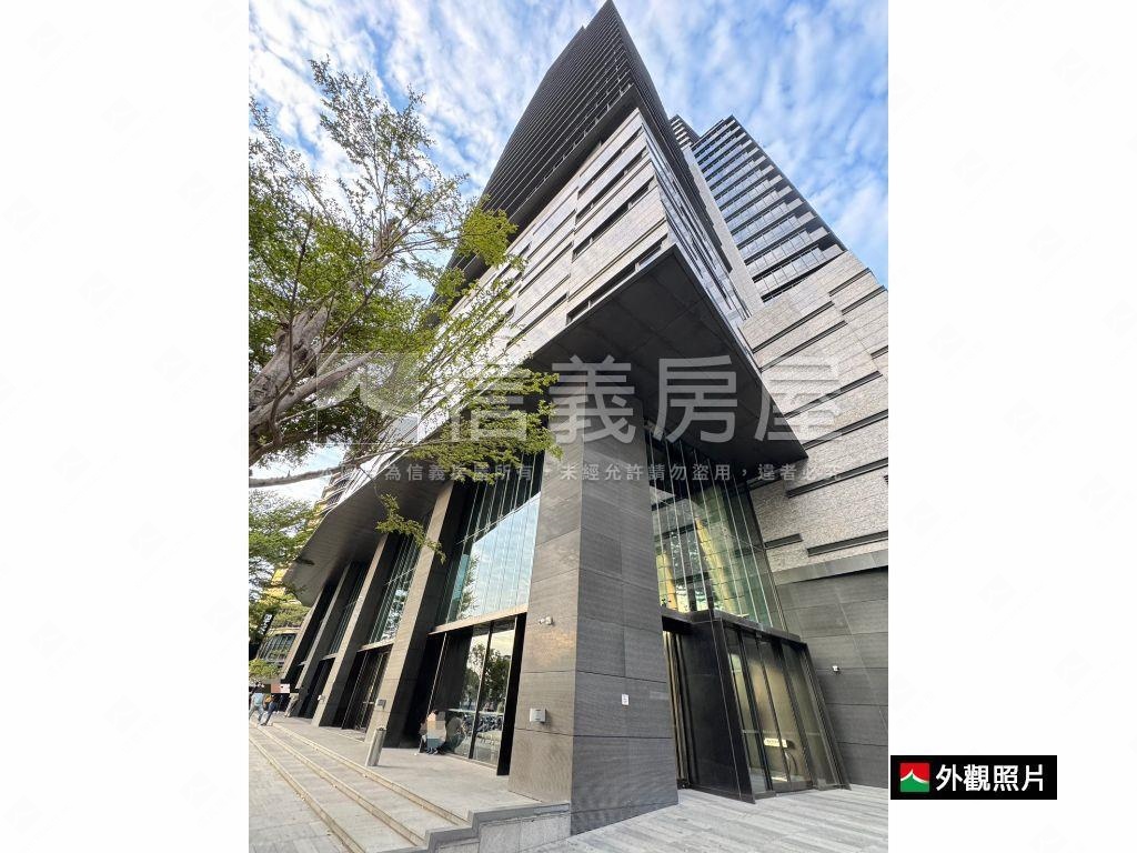 七期新市政特區整層商辦房屋室內格局與周邊環境