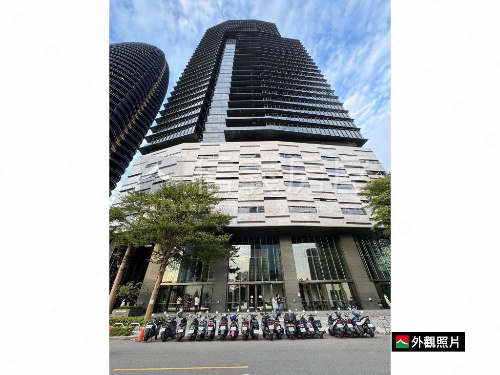 七期新市政特區整層商辦房屋室內格局與周邊環境