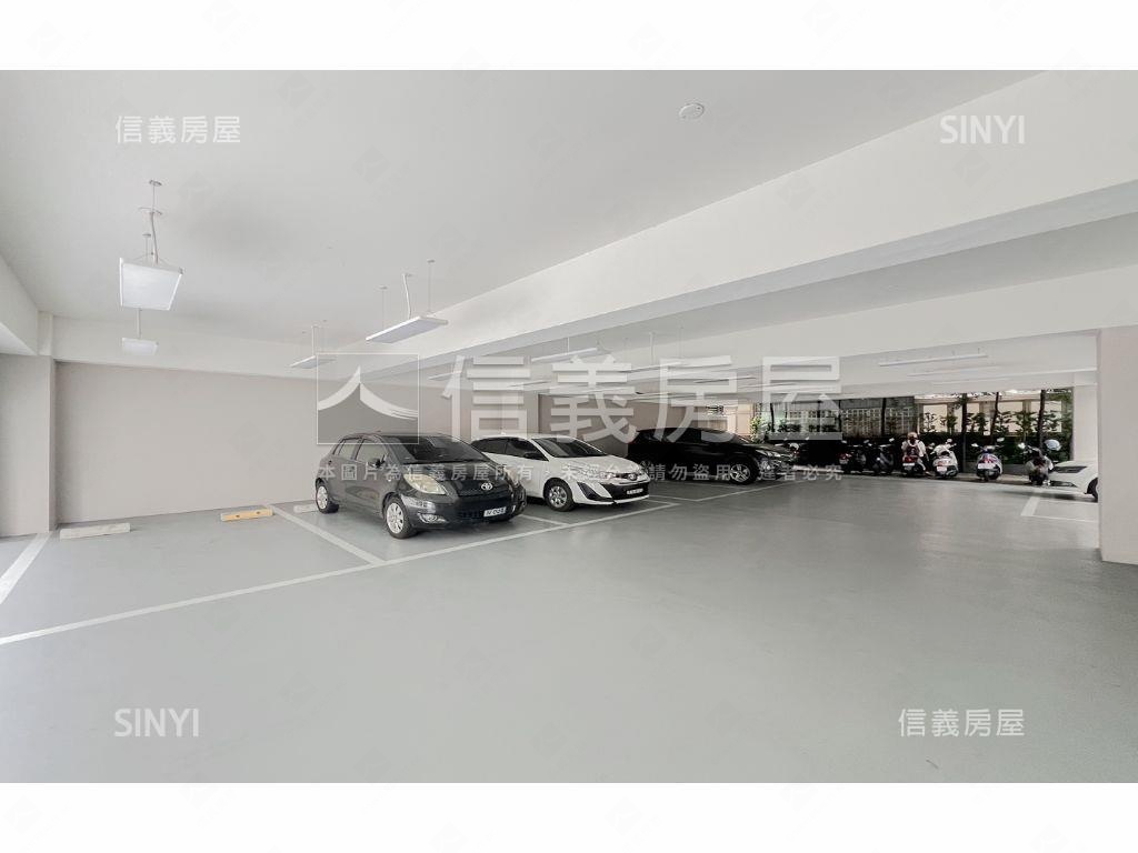 正１１期獨棟電梯豪墅房屋室內格局與周邊環境