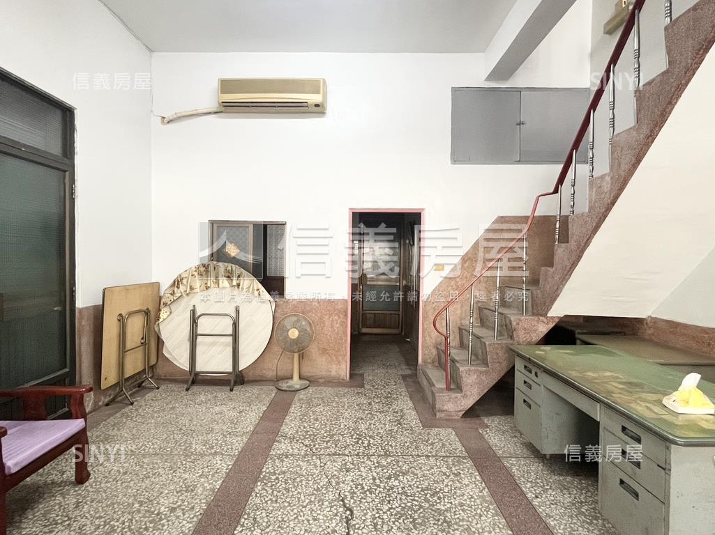 小港邊間大地坪透天房屋室內格局與周邊環境