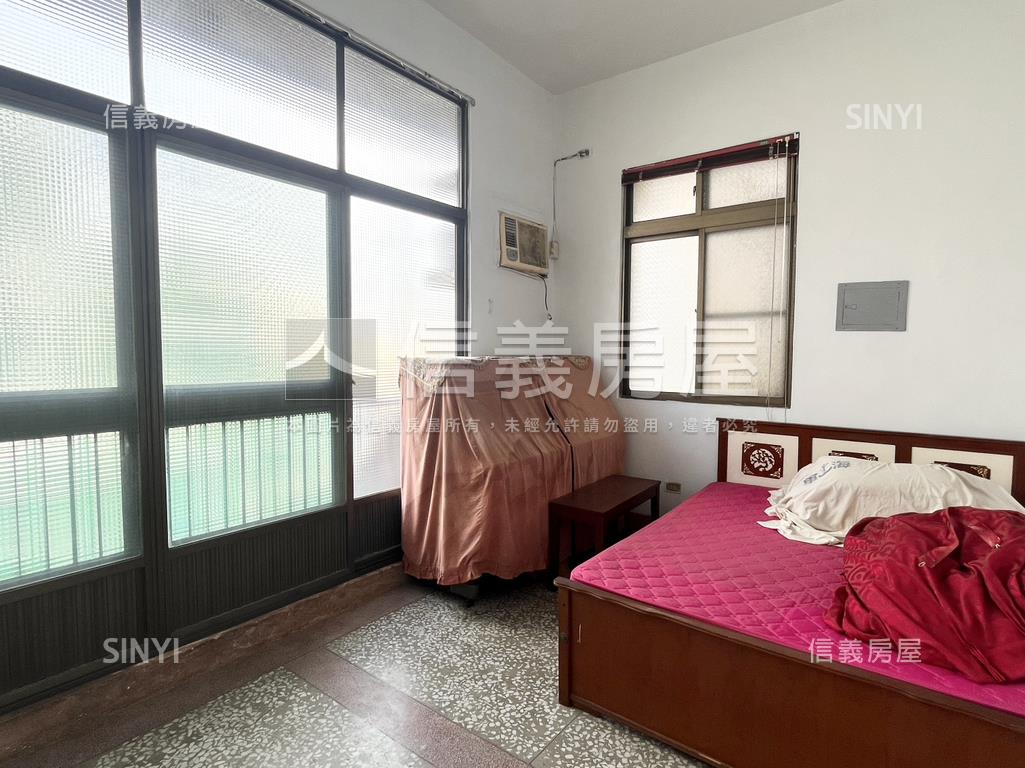 小港邊間大地坪透天房屋室內格局與周邊環境