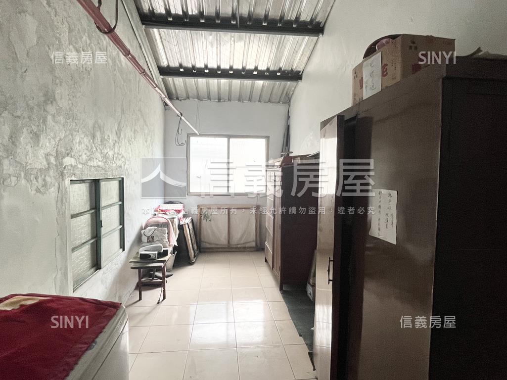 小港邊間大地坪透天房屋室內格局與周邊環境