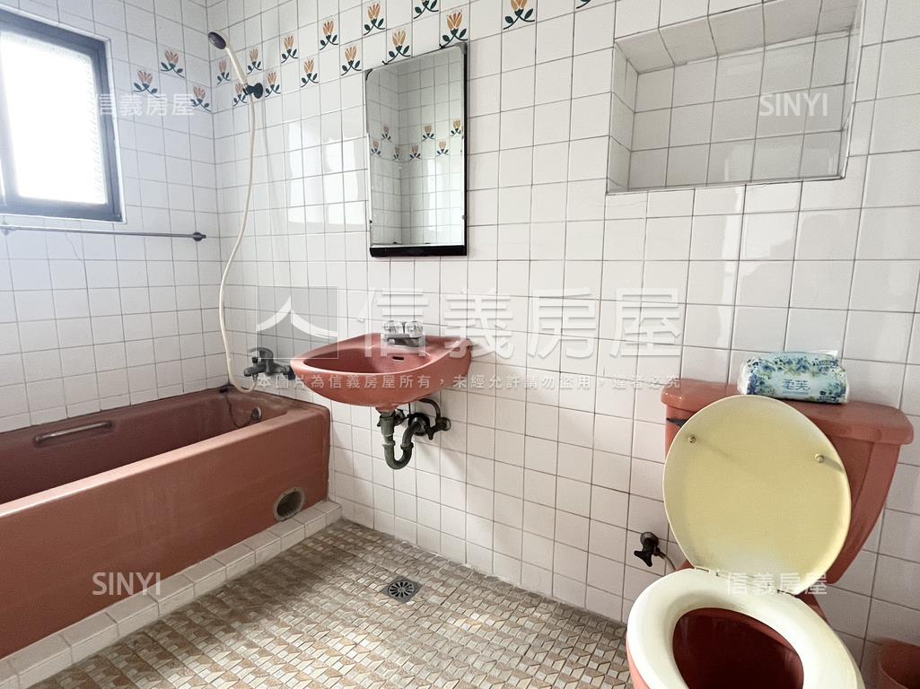 小港邊間大地坪透天房屋室內格局與周邊環境