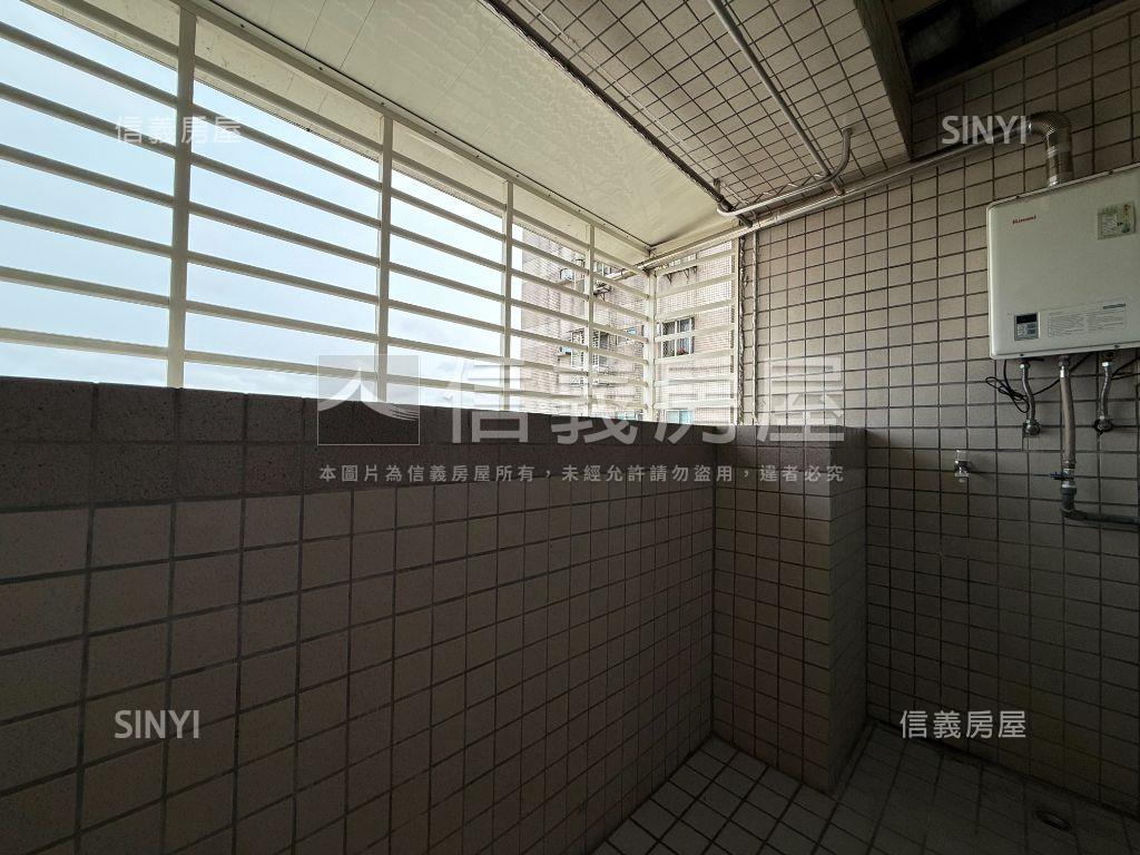 捷運二房陽台秀朗百年好合房屋室內格局與周邊環境