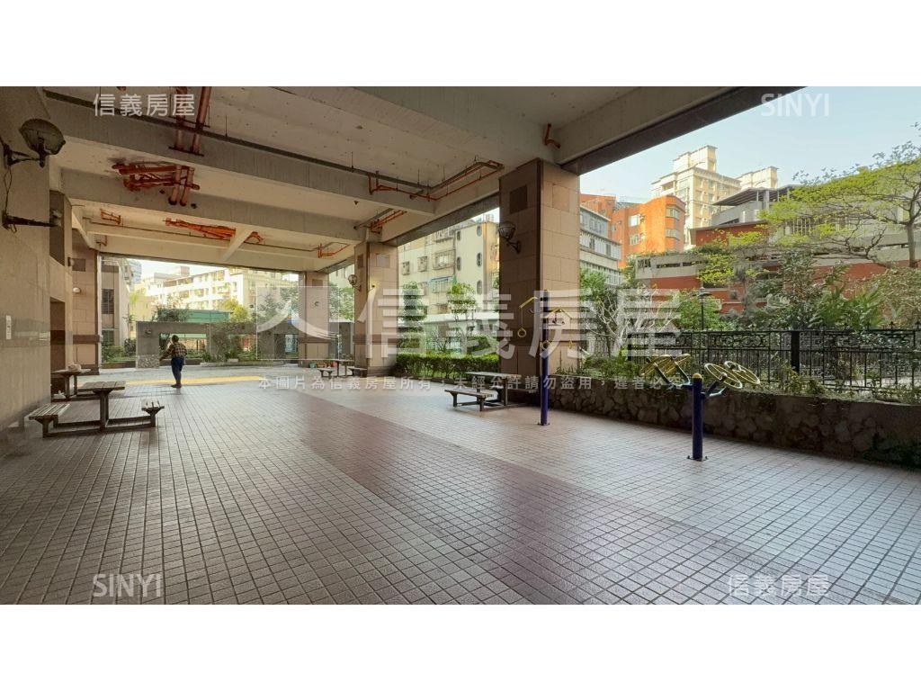 捷運二房陽台秀朗百年好合房屋室內格局與周邊環境