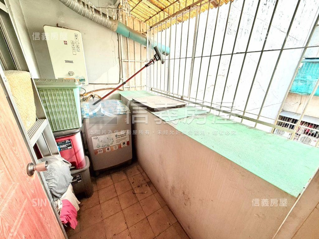 三多商圈採光三房房屋室內格局與周邊環境