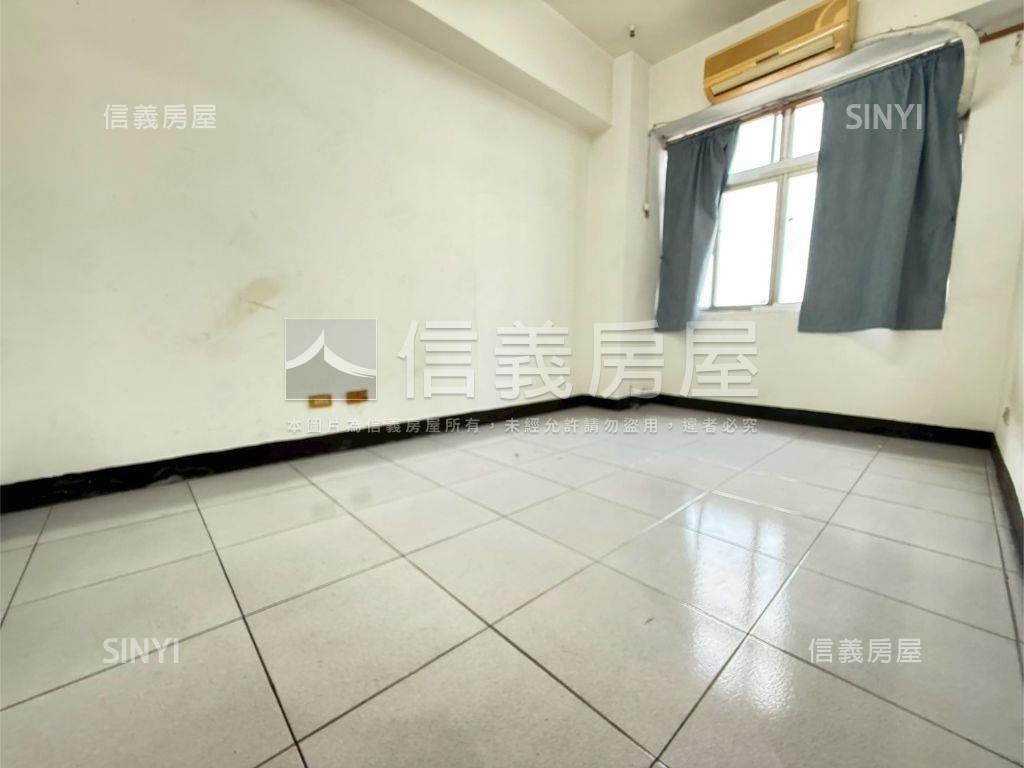 近衛武營高樓景觀便宜三房房屋室內格局與周邊環境