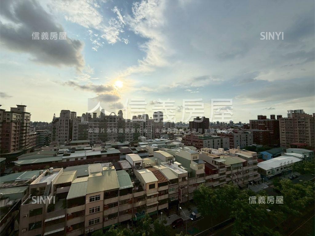 近衛武營高樓景觀便宜三房房屋室內格局與周邊環境