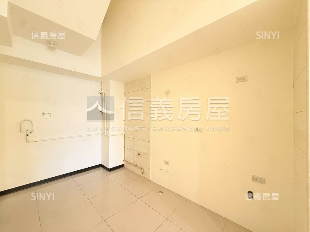 洲子洋低總價挑高店面房屋室內格局與周邊環境