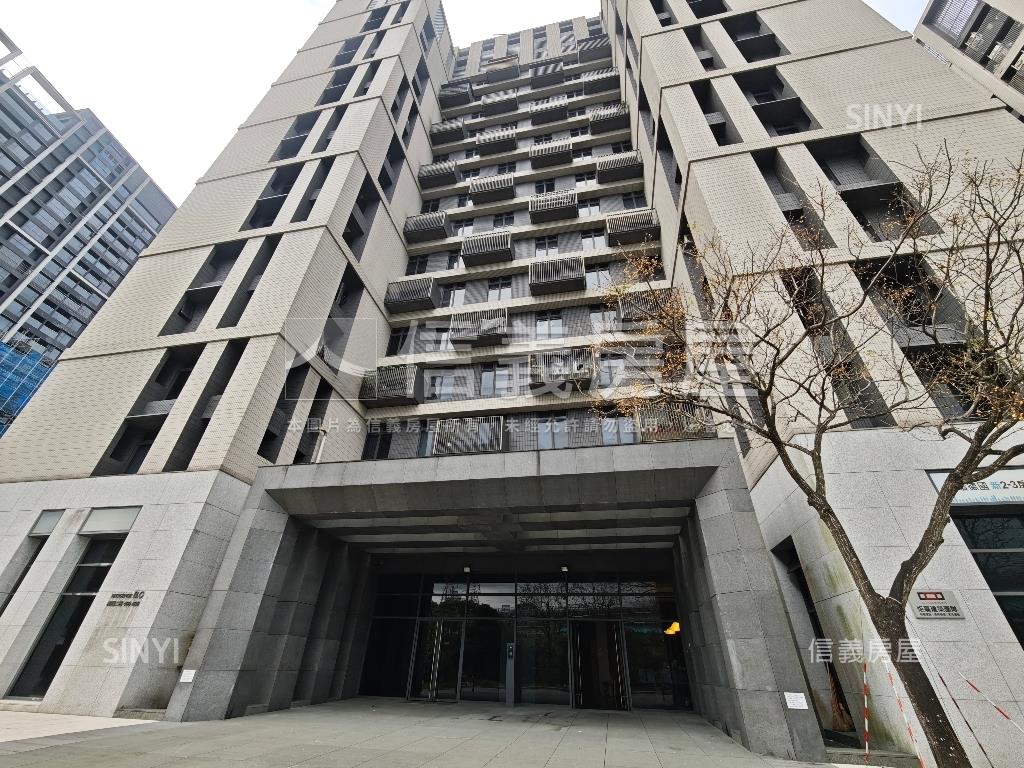 半島花園綠意盎然三房車位房屋室內格局與周邊環境