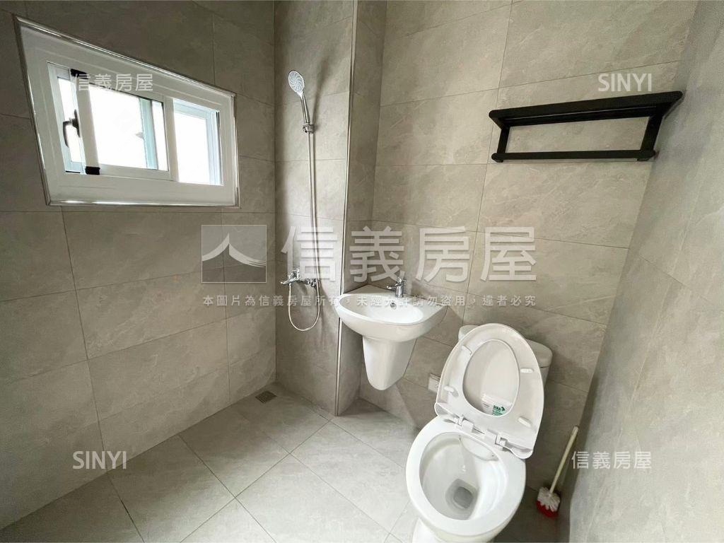 近高醫收租騎樓透天美屋房屋室內格局與周邊環境