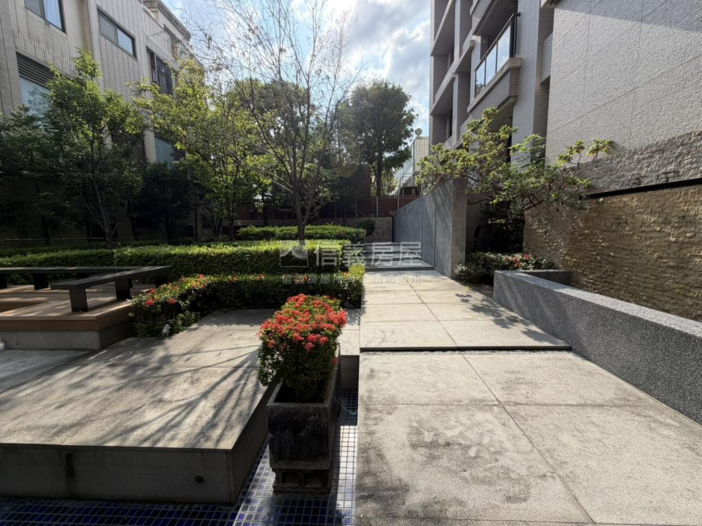 百昱可悅。漂亮三房雙平車房屋室內格局與周邊環境