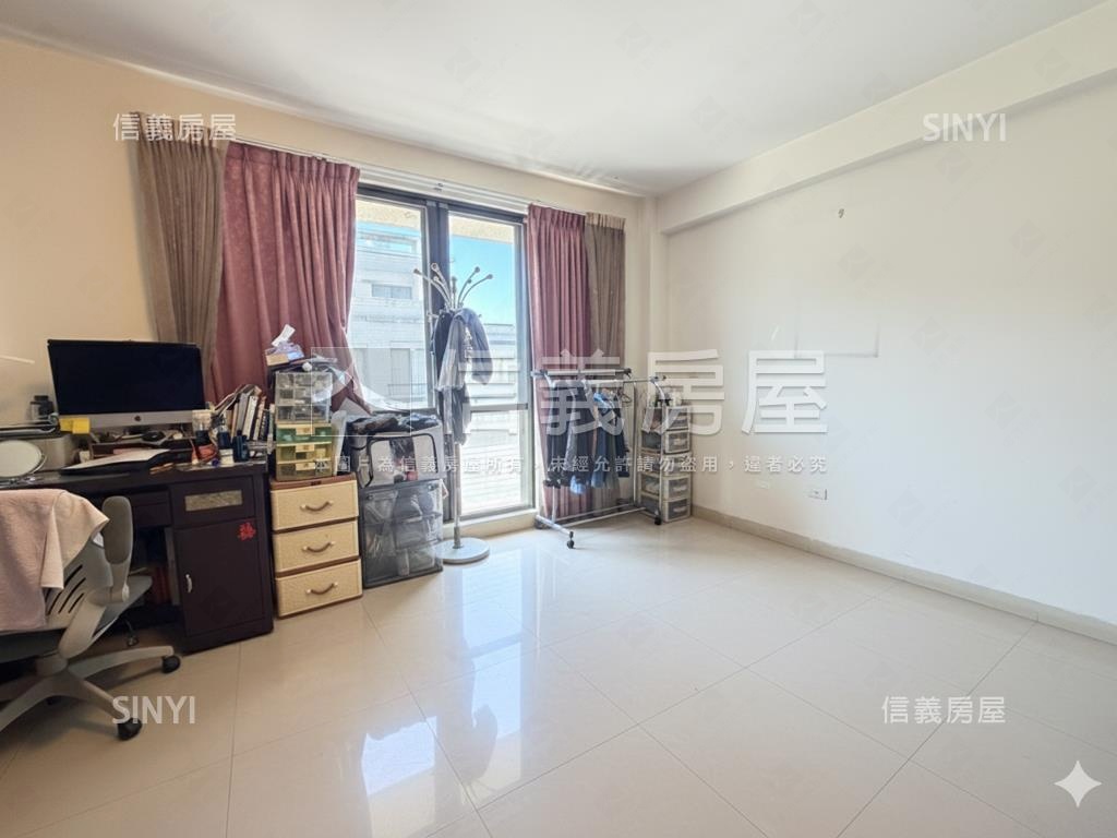 震後孝親房大地坪邊間墅房屋室內格局與周邊環境