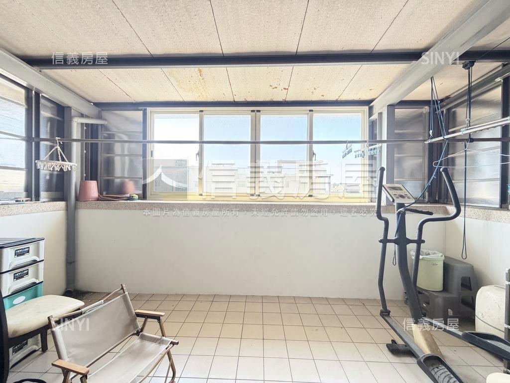 震後孝親房大地坪邊間墅房屋室內格局與周邊環境