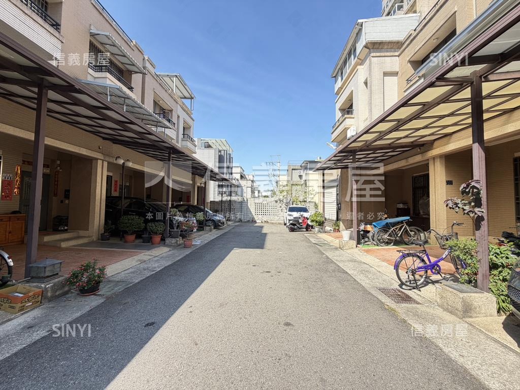 震後孝親房大地坪邊間墅房屋室內格局與周邊環境