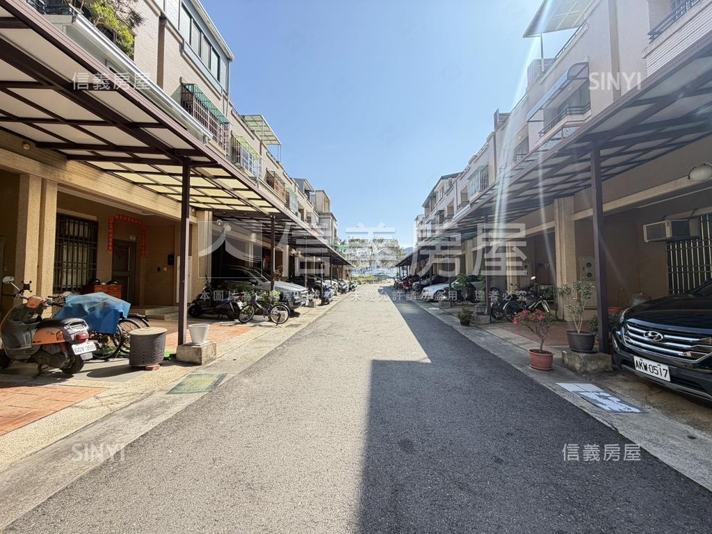 震後孝親房大地坪邊間墅房屋室內格局與周邊環境