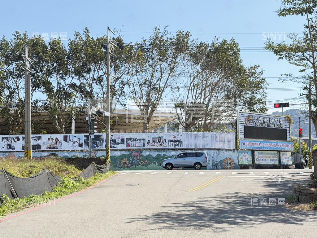 震後孝親房大地坪邊間墅房屋室內格局與周邊環境