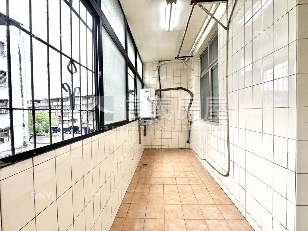 近未來捷運。邊間３樓房屋室內格局與周邊環境