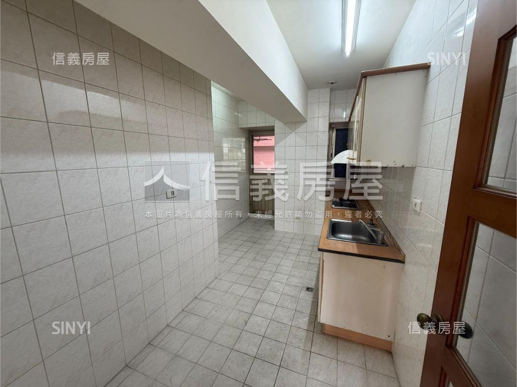 燕宇名廈大三房平車捷運宅房屋室內格局與周邊環境