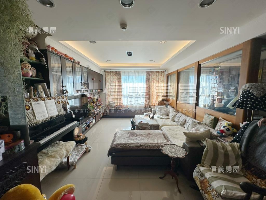 四季紐約。高樓房屋室內格局與周邊環境