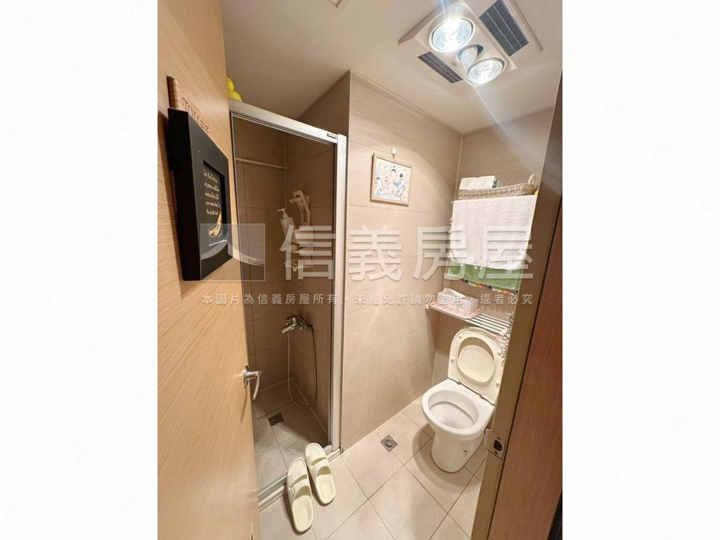 四季紐約。高樓房屋室內格局與周邊環境