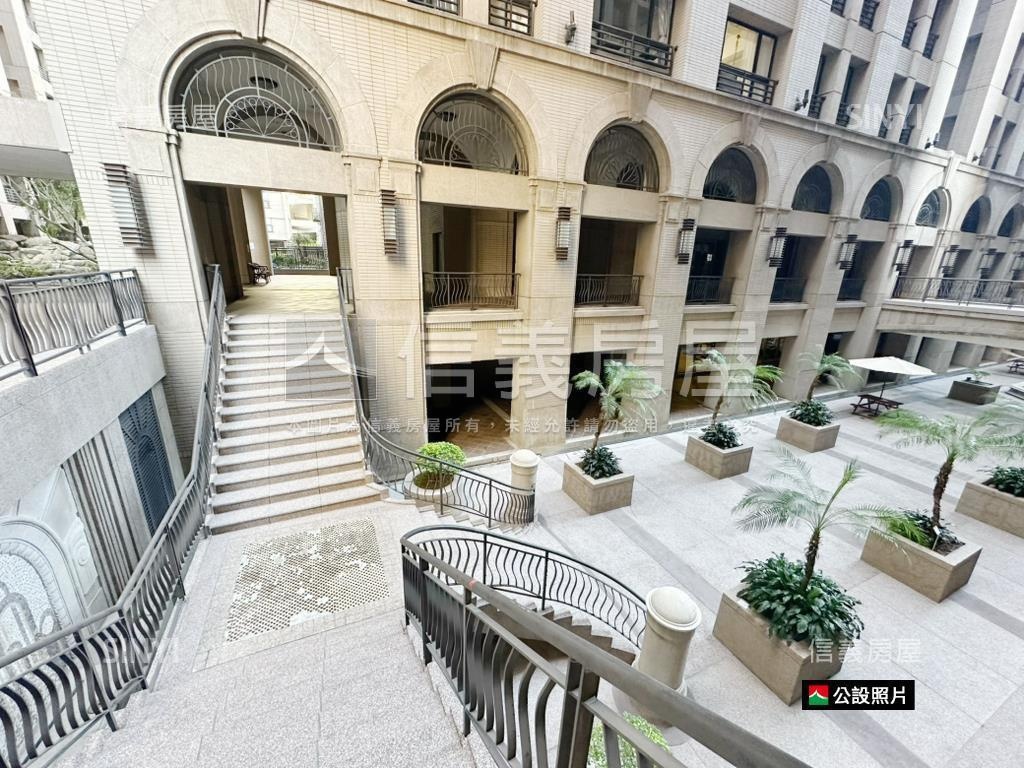 四季紐約。高樓房屋室內格局與周邊環境