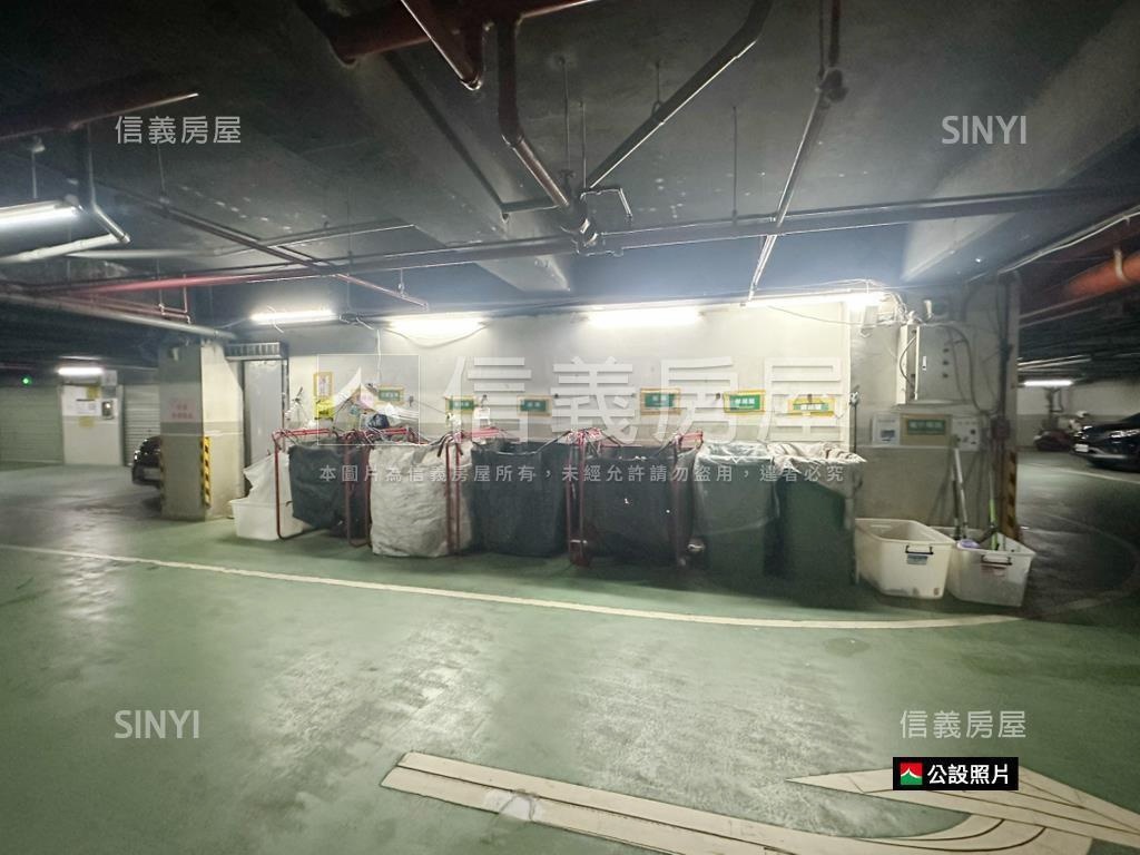 四季紐約。高樓房屋室內格局與周邊環境