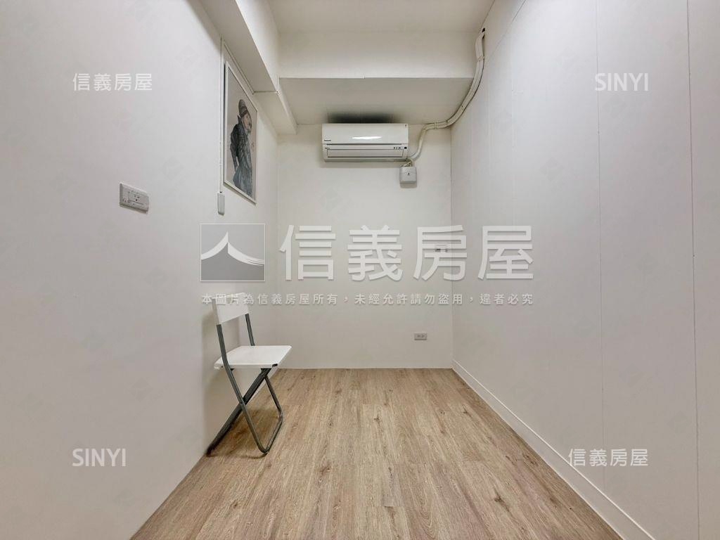 鳳凰城精美三房車位房屋室內格局與周邊環境