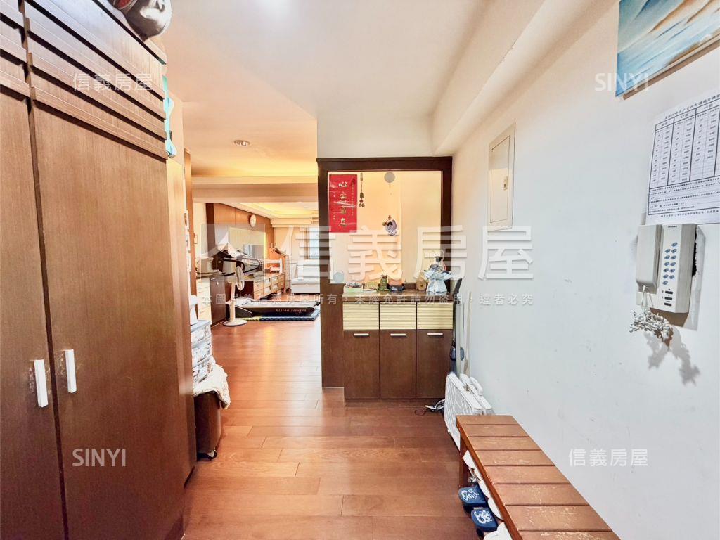 正面河景方正美三房房屋室內格局與周邊環境