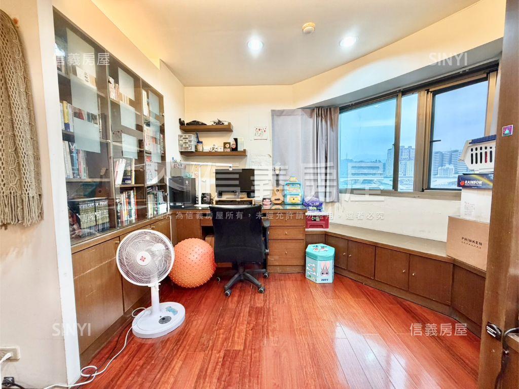 正面河景方正美三房房屋室內格局與周邊環境