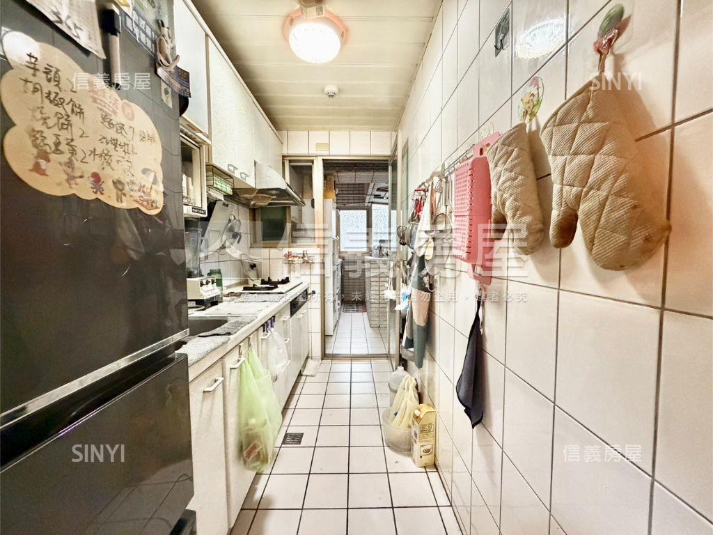 正面河景方正美三房房屋室內格局與周邊環境