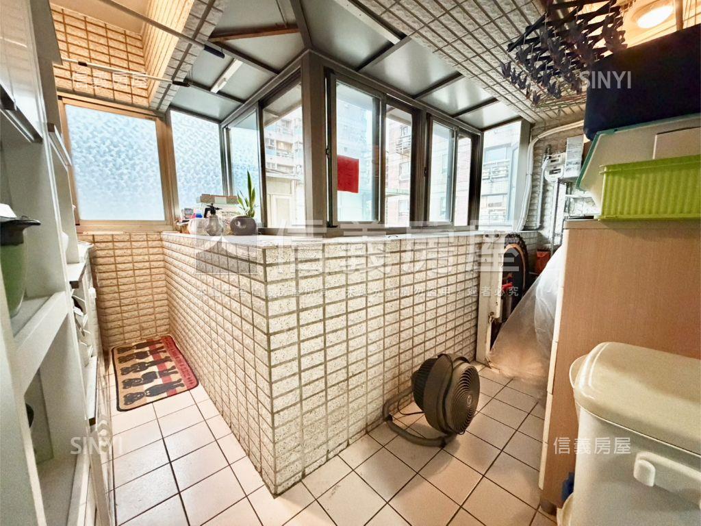 正面河景方正美三房房屋室內格局與周邊環境