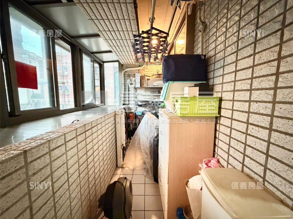 正面河景方正美三房房屋室內格局與周邊環境