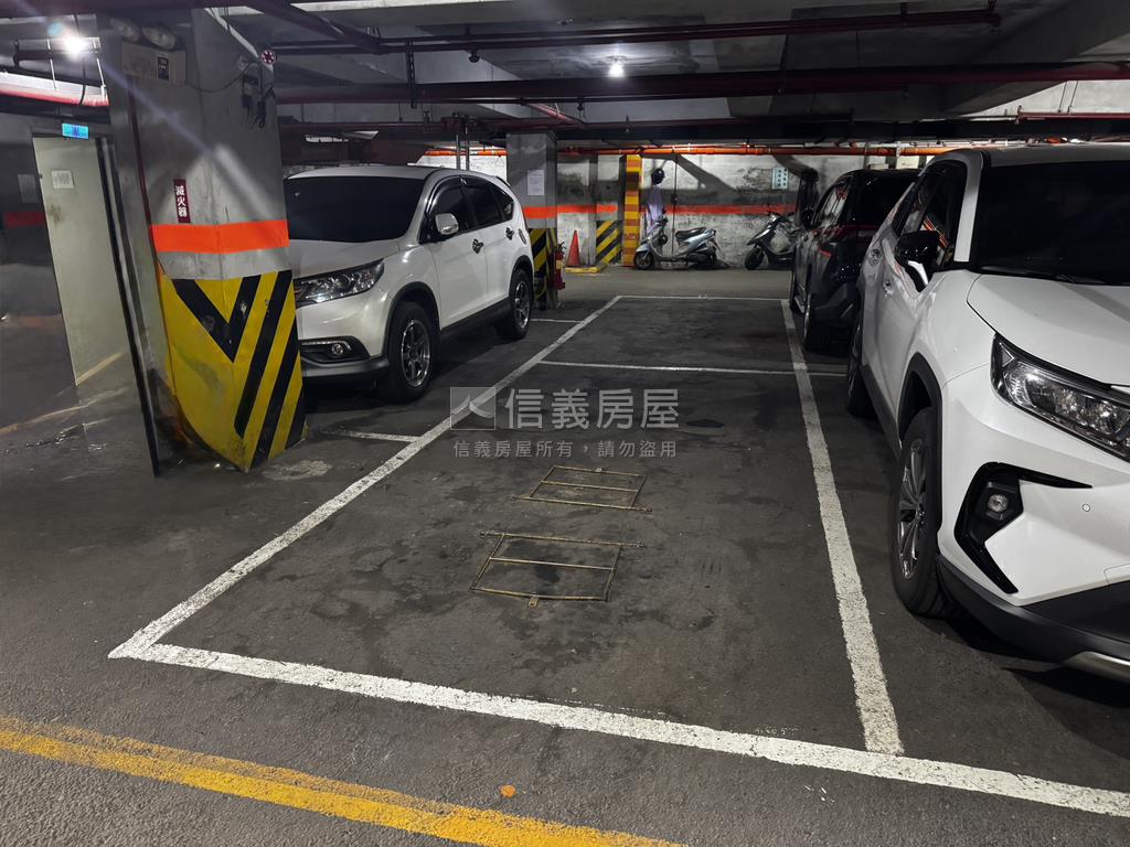 專任未來公園首排三房車位房屋室內格局與周邊環境
