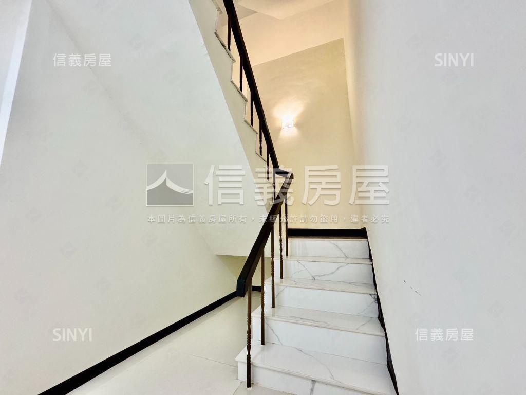 近五王國小整新孝親車墅房屋室內格局與周邊環境