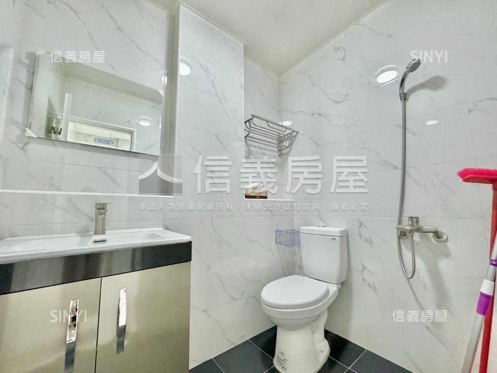 近五王國小整新孝親車墅房屋室內格局與周邊環境