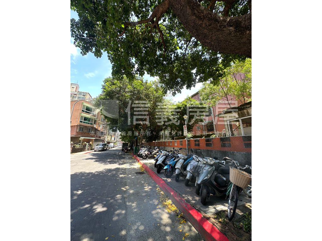 怡富景绘高樓邊間房屋室內格局與周邊環境