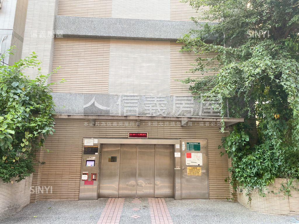 快易居。塔式車位房屋室內格局與周邊環境