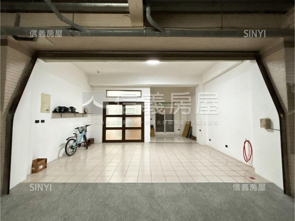 雙鐵共構震後別墅房屋室內格局與周邊環境