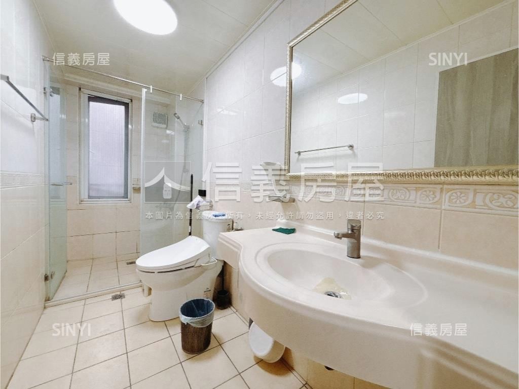 雙鐵共構震後別墅房屋室內格局與周邊環境