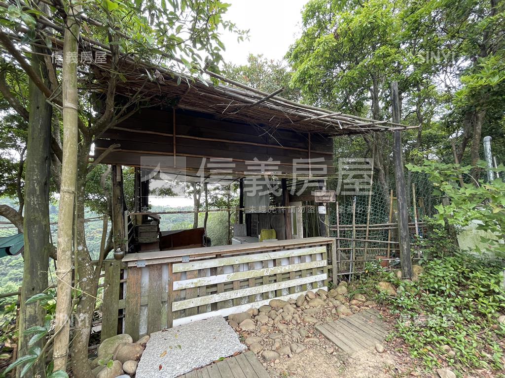 路過咖啡棧－燦爛山雲風景房屋室內格局與周邊環境